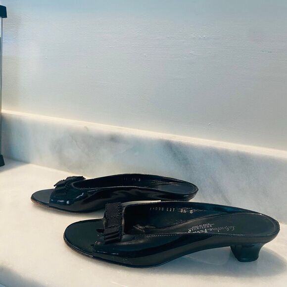 Salvatore Ferragamo Patent Leather Open Toe Kitten Heel Mule Sandal Black Sz 8.5 - Picture 6 of 8